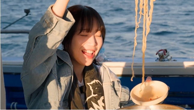 "살면서 멀미해본적無"…쯔양 "3시간 흔들리는 배도 OK"→라면 국물까지…