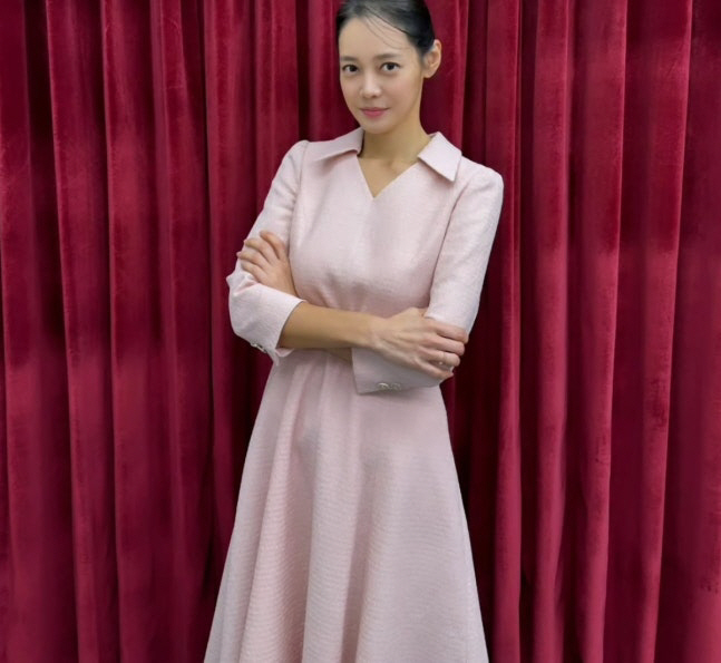 안현모, 연핑크 드레스+지적 미소 ‘우아美 가득’[SCin스타]