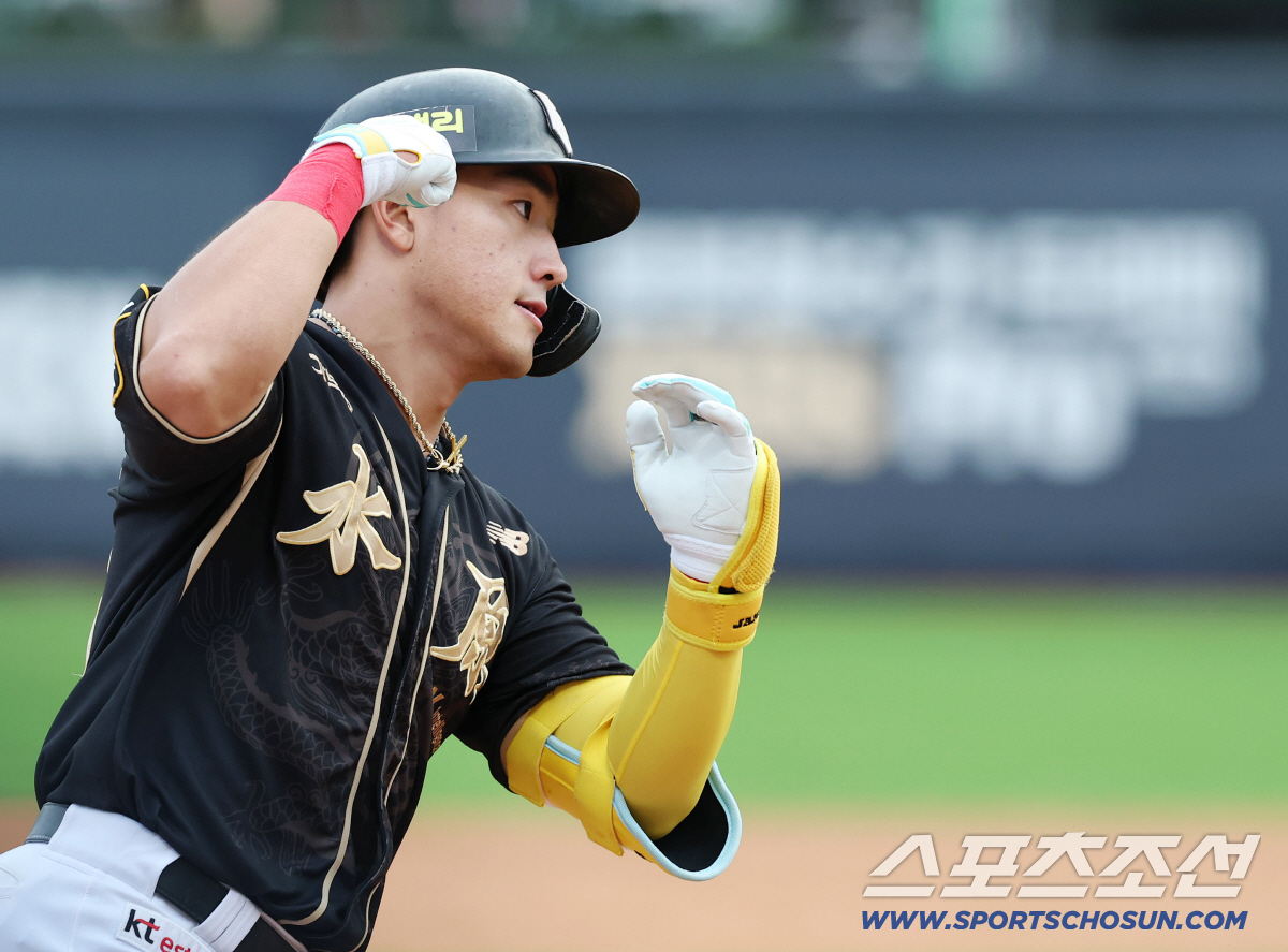 4관왕 신기록 최고투수vs3관왕 신기록 최고 타자. 2025 MVP 가려…