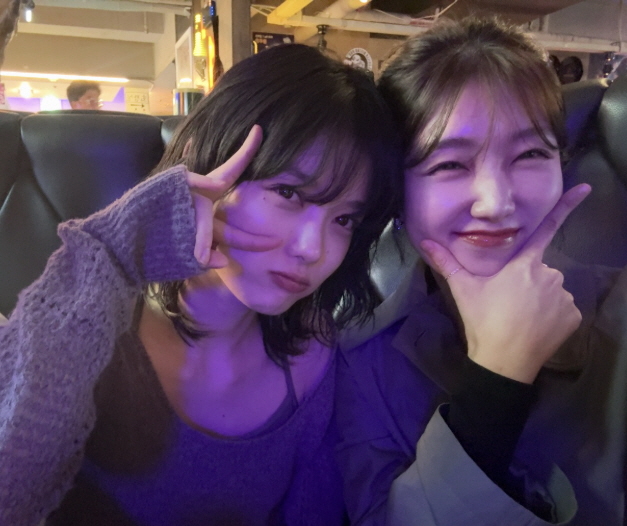 김유정 엄마, ‘씨야 출신’ 이서안이었다..‘친애하는 X’ 다정 투샷