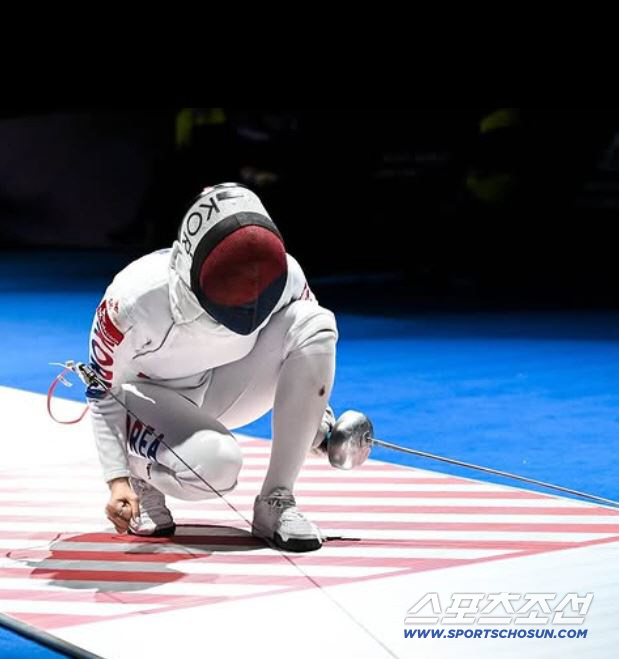 '에페여제'송세라,FIE'세계1위'상...'펜싱 키다리아저씨'최신원 회장…