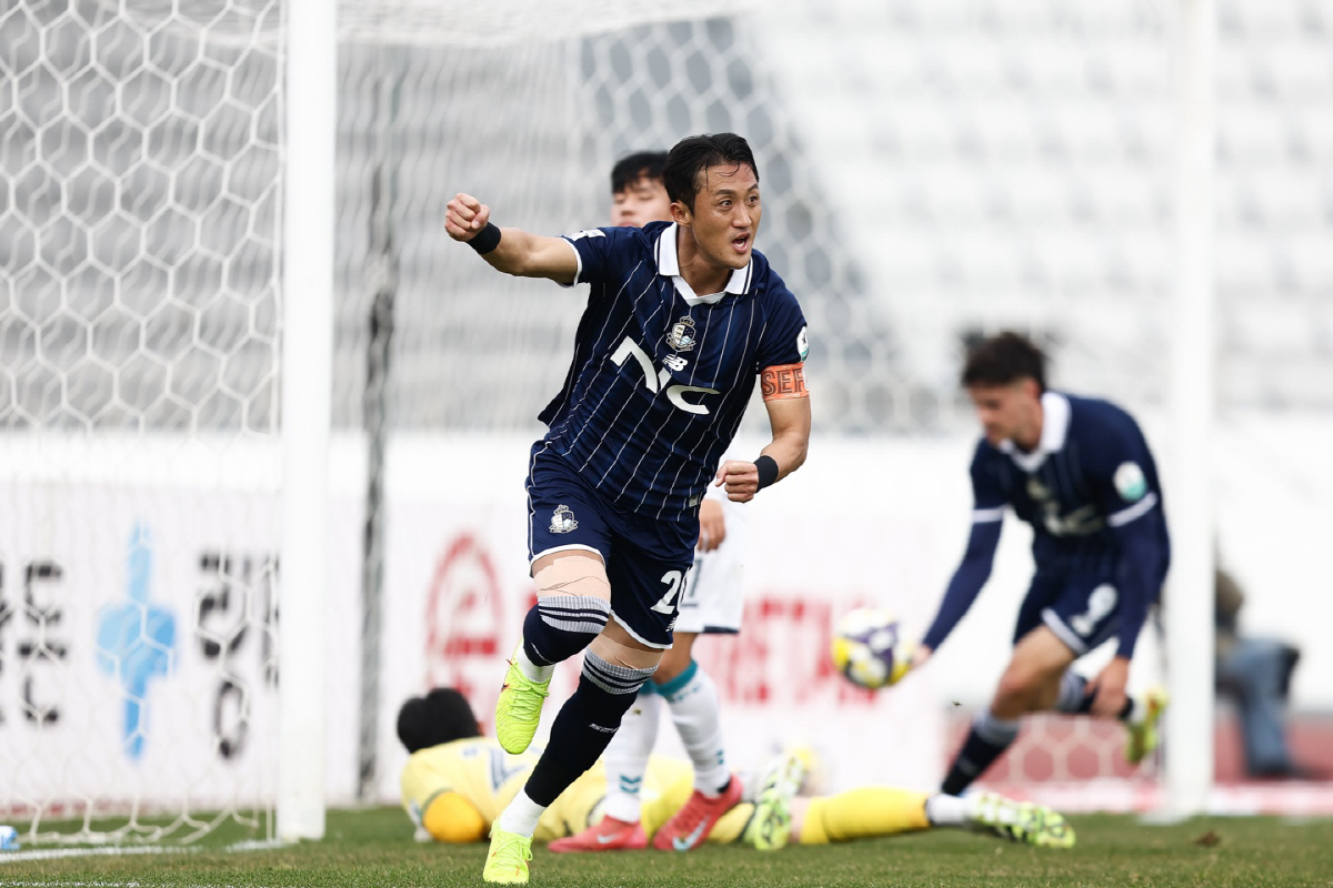 '창단 최다골' 이랜드, 안산에 6-0 대승...2시즌 연속 PO 진출 …
