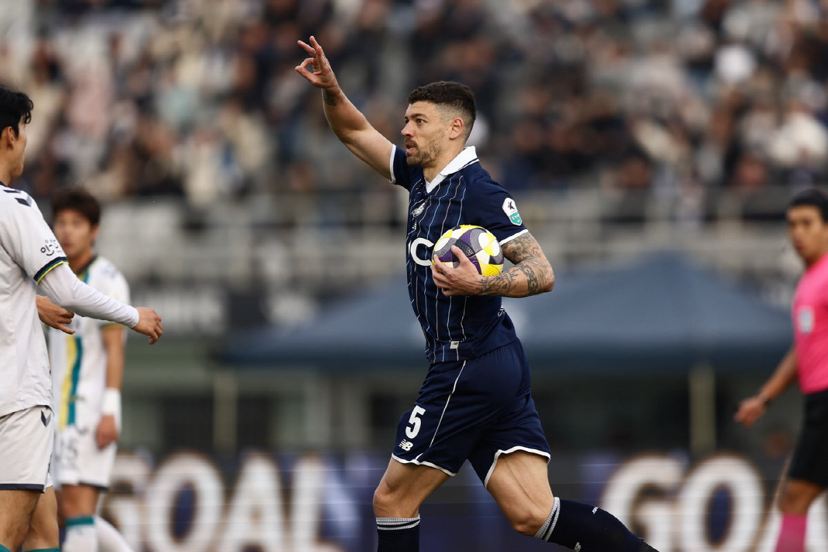 '창단 최다골' 이랜드, 안산에 6-0 대승...2시즌 연속 PO 진출 …