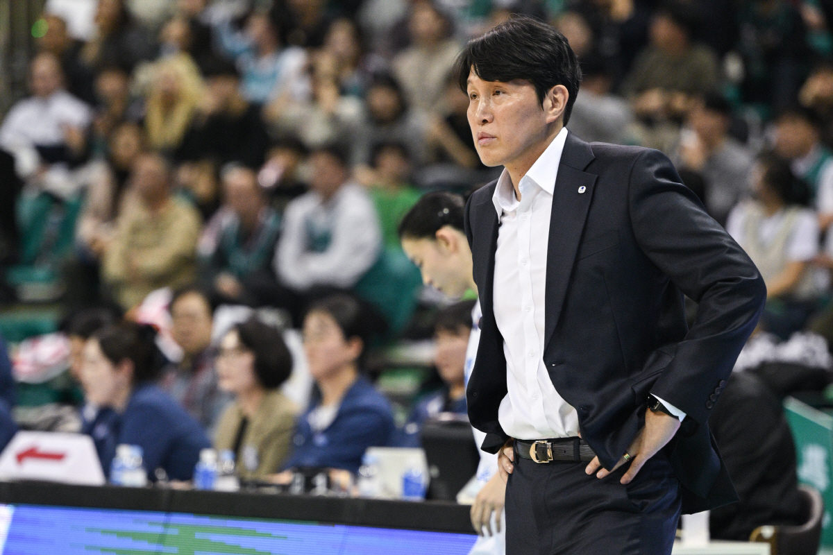 [현장인터뷰]'충격 2연패' 위성우 "버텨야 한다" vs '사령탑 첫 승…