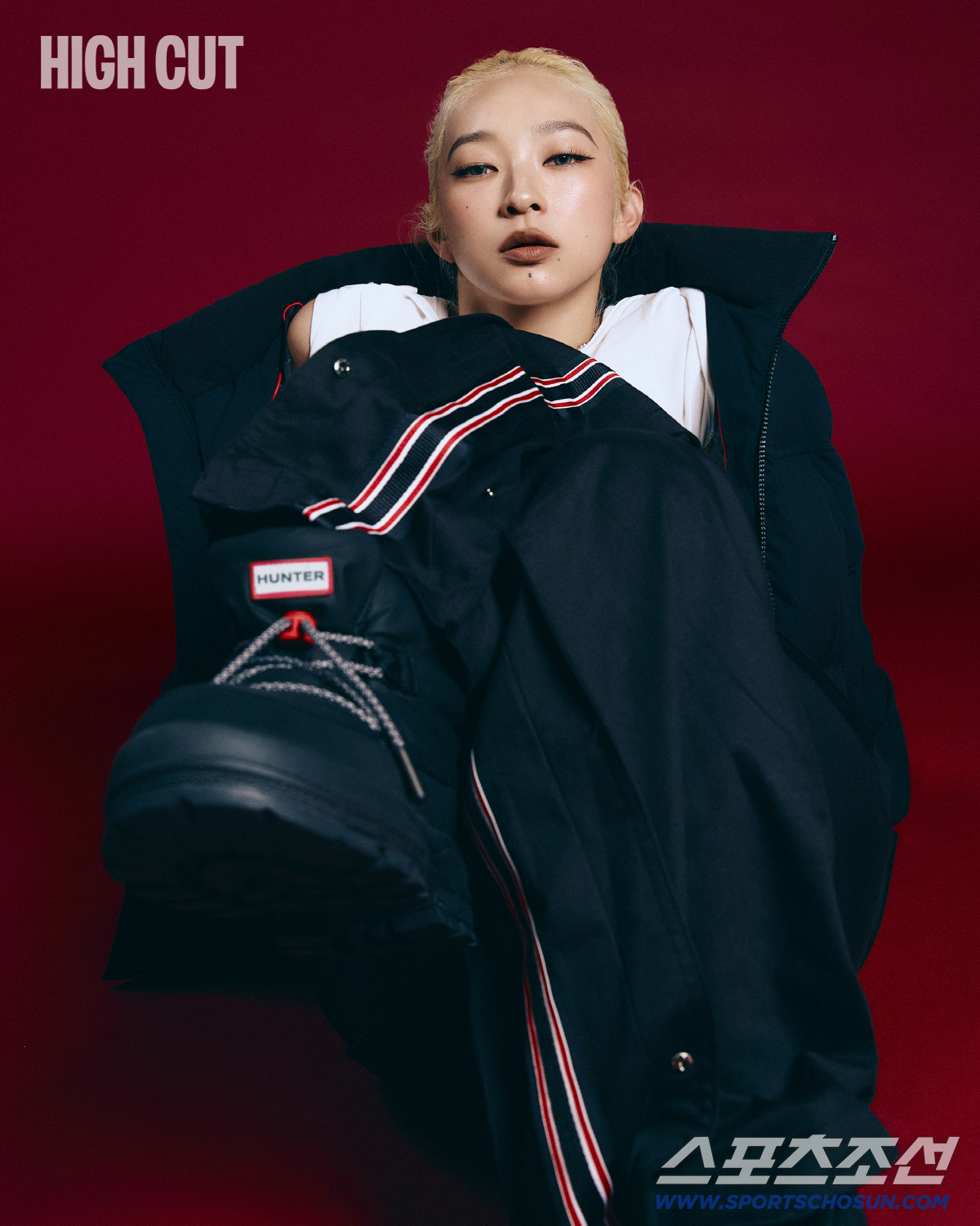 MAMA 출격 앞둔 쿄카, 하이컷 매거진과 겨울 화보 공개