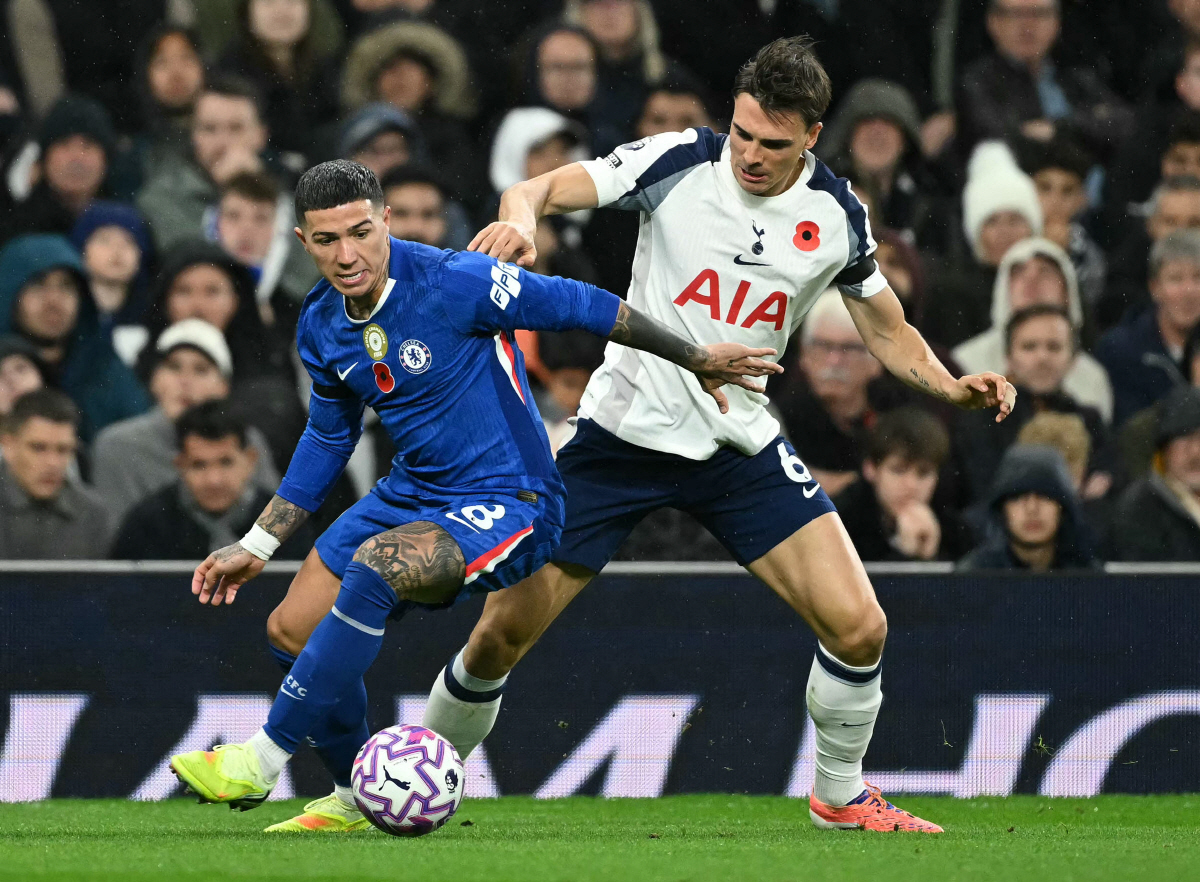 "선수 출신 해설가들,'모두까기'해야 TV에 나오나봄?"  북런던더비 앞…