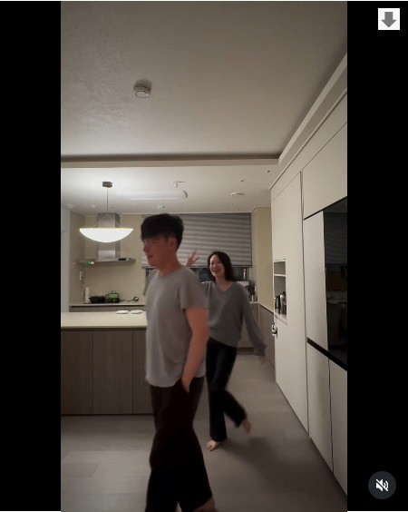 “아직 제가 두근거려서” 문지애 전 아나, 청룡 박정민 대신 ♥전종환 손…