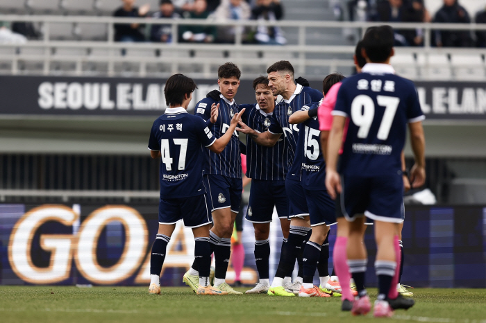 '추가시간에 갈린 운명' K리그2 PO 전쟁, 이랜드-성남 웃고 전남 울었다