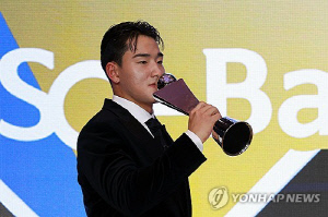 '취사병 출신 신인왕' 안현민 