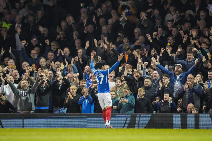 '英 단독 보도' 손흥민 후계자 당장 챙겨라! "토트넘 팬들 양민혁 때문에 걱정"→"이런 식이면 조기 복귀 고려해야"