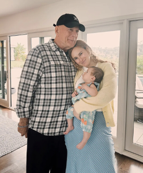 ‘치매 투병’ 브루스 윌리스, 딸도 못 알아봐..“상태 좋지 않아요”