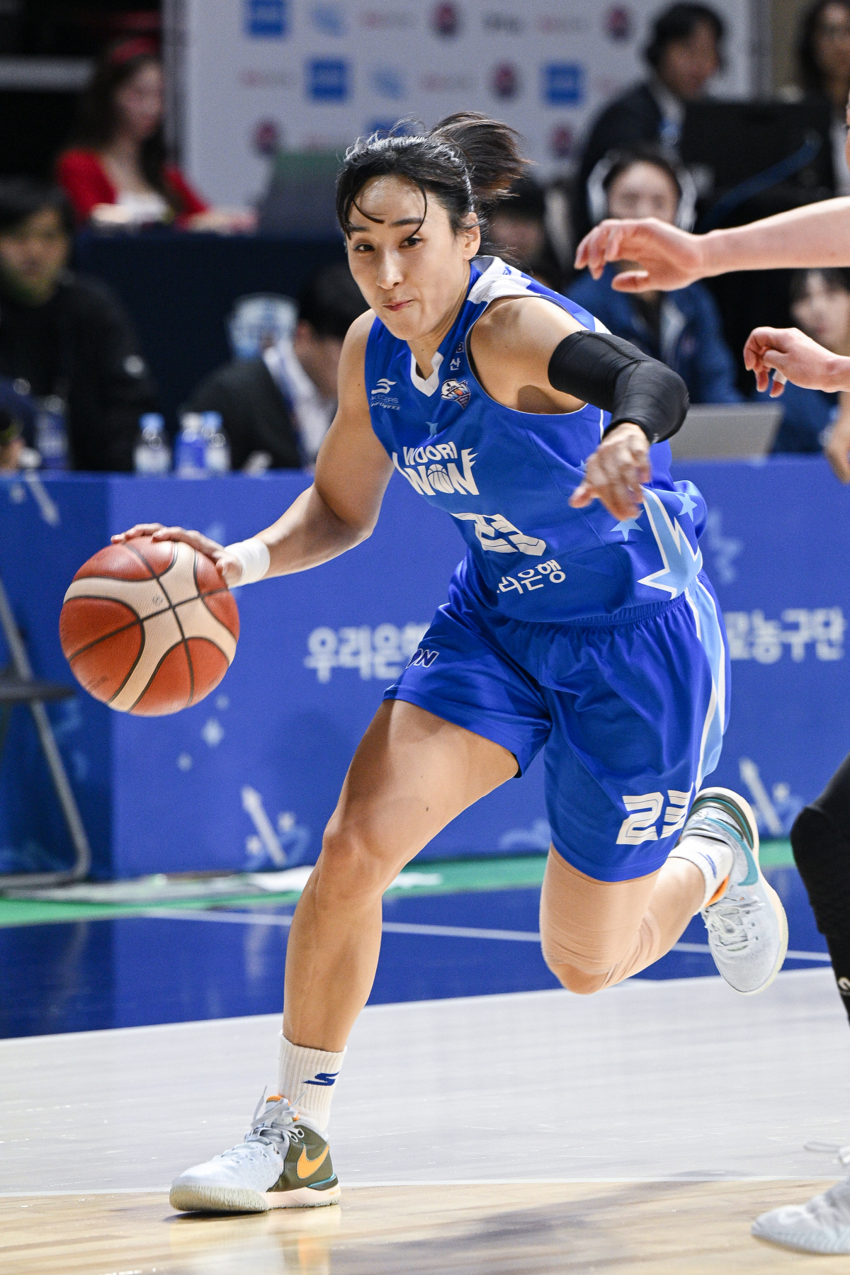 우리은행 에이스 김단비, 힘겨운 시즌 '첫 승' "내가 가지고 가야 할 …