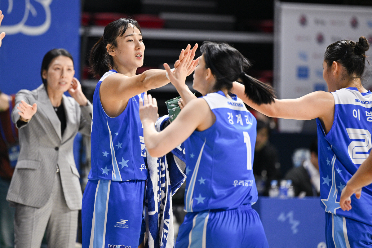 우리은행 에이스 김단비, 힘겨운 시즌 '첫 승' "내가 가지고 가야 할 …