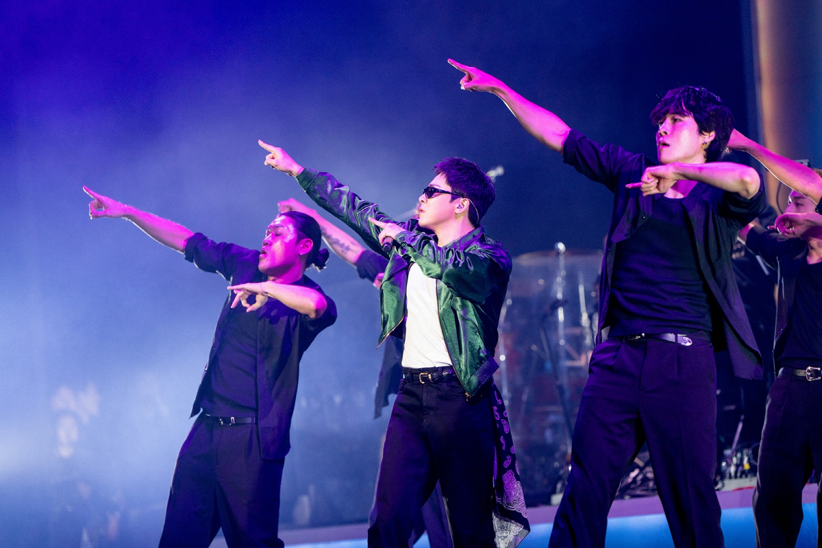 '거미♥'조정석, 바쁘다 바빠…첫 번째 전국투어 화려한 개막→부산 공연 …