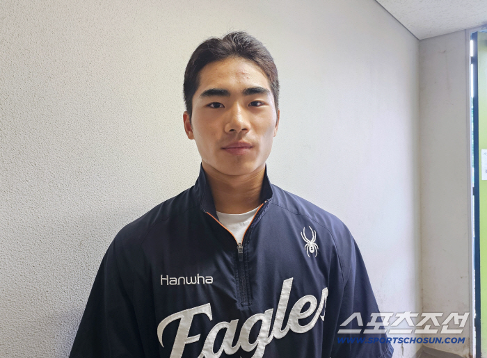 한화 중견수 해결? 선배 방망이 얻어낸 열정, 사령탑은 "잘배웠다" 극찬…'1R 루키' 이대로만 커다오