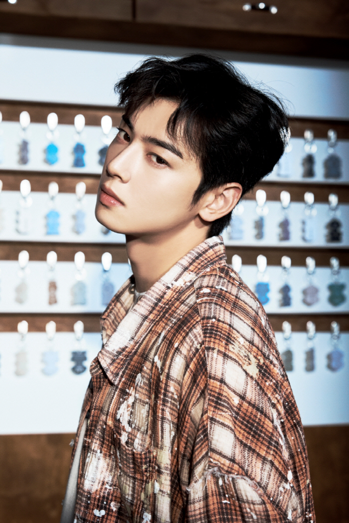 차은우, 군대에 있어도 이게 되네…솔로 2집 글로벌 차트 점령