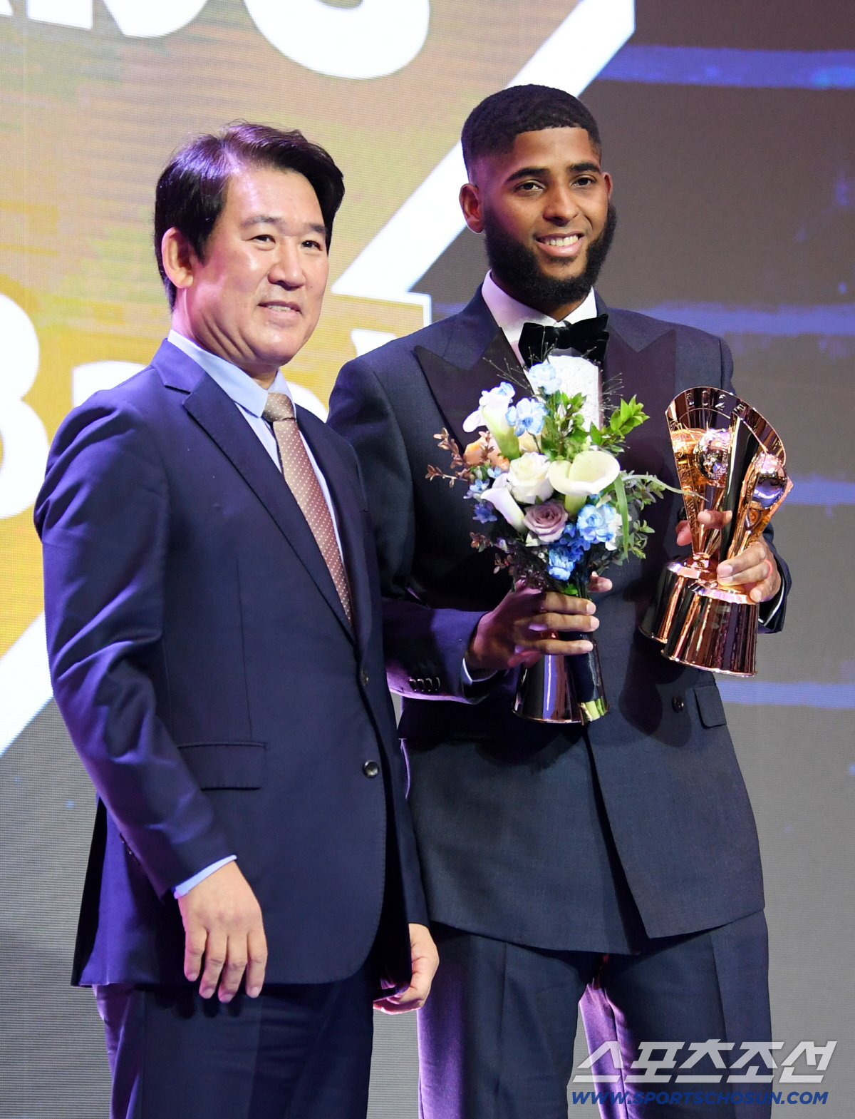 [포토] 3관왕 디아즈 '행복한 미소'