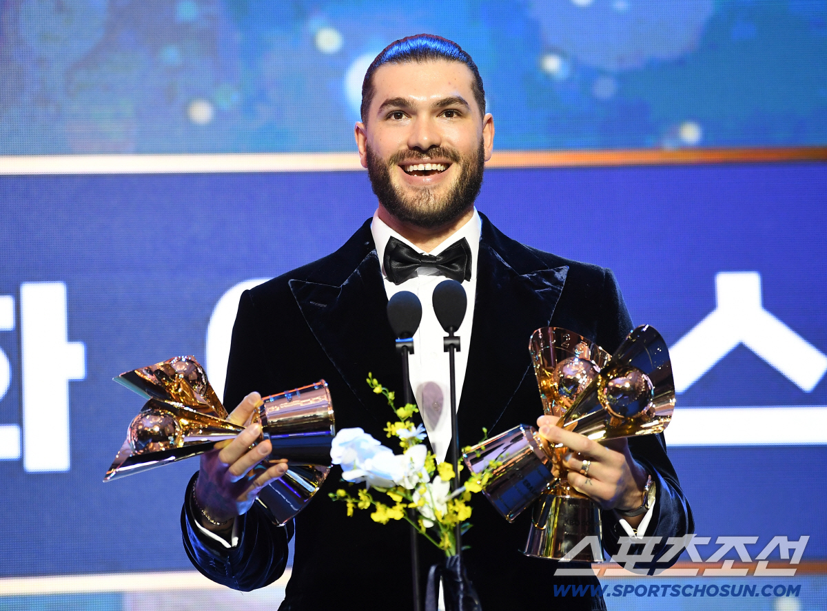 장종훈→구대성→류현진→폰세. 한화 외국인 최초. 19년만에 MVP 탄생.…