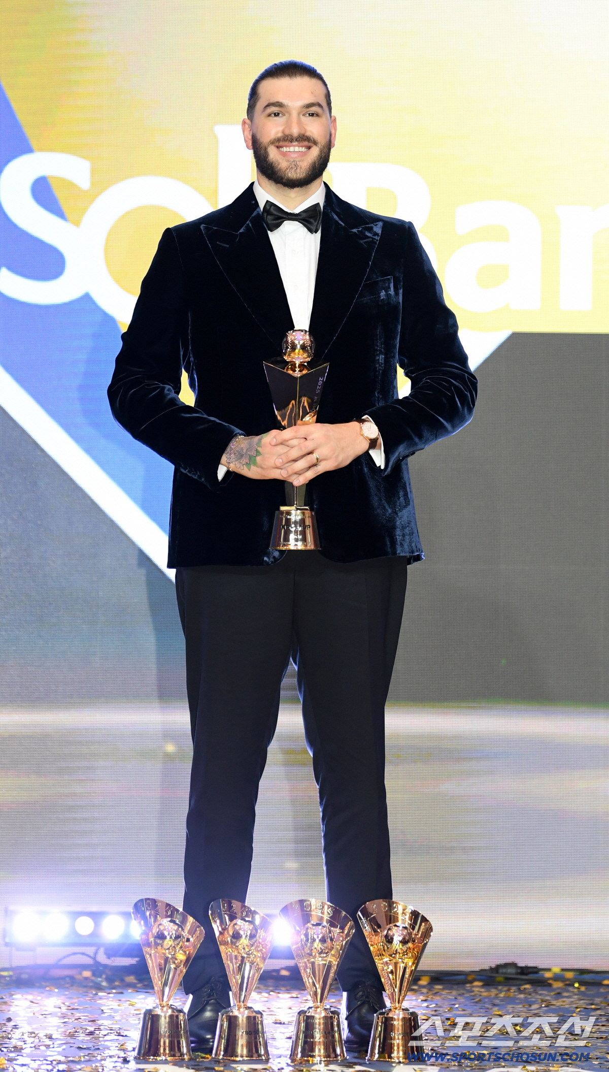 [포토] KBO MVP 한화 폰세 '미소'