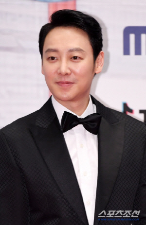 김동욱, ♥스텔라 김과 결혼 3년여 만 2세 소식 “내년 초 출산 예정”