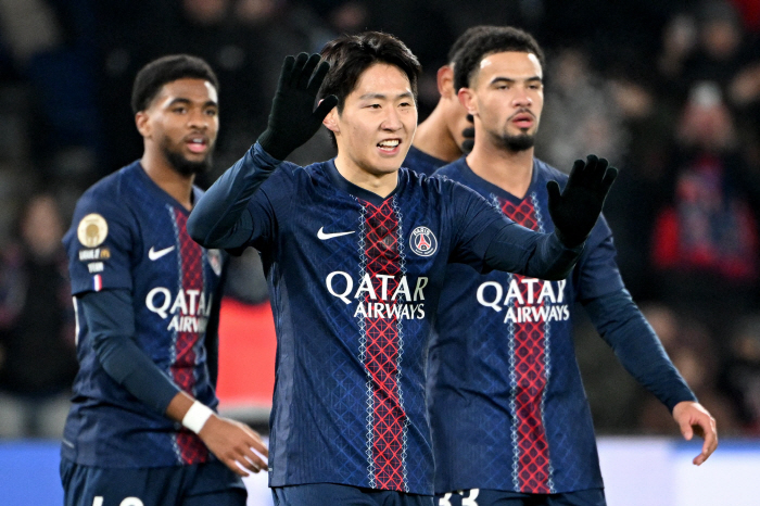 '선발 유력' 초대박! "이강인은 PSG 서열을 뒤흔들 선수"…'심신미약 토트넘' 잔인하게 박살 낸다