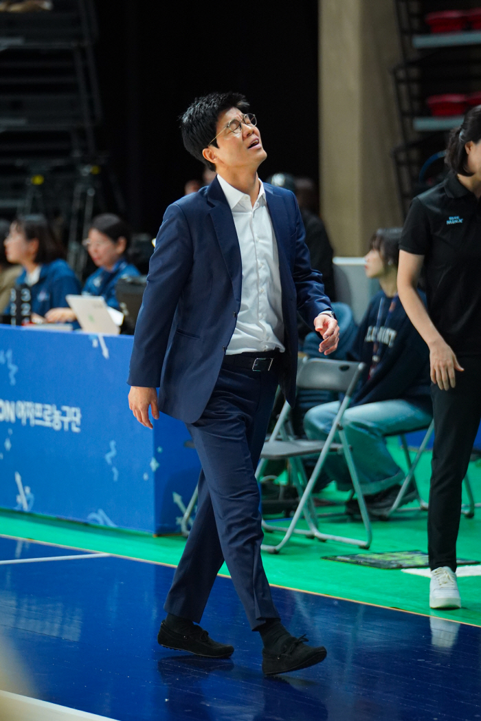 [현장인터뷰] 하상윤 삼성생명 감독, "선수들이 책임감을 가져야 한다"