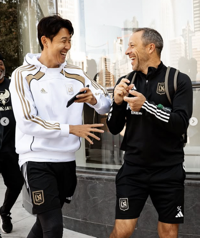 "월드클래스 SON, 굿바이!"→"지도할 수 있어 영광이었다" 스티브 체…