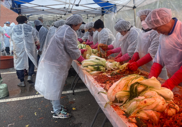 kt 위즈, 사랑의 김장 나눔 행사, 지역 나눔 실천