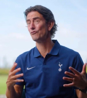 '충격 오피셜' 감독 공식 발표! 