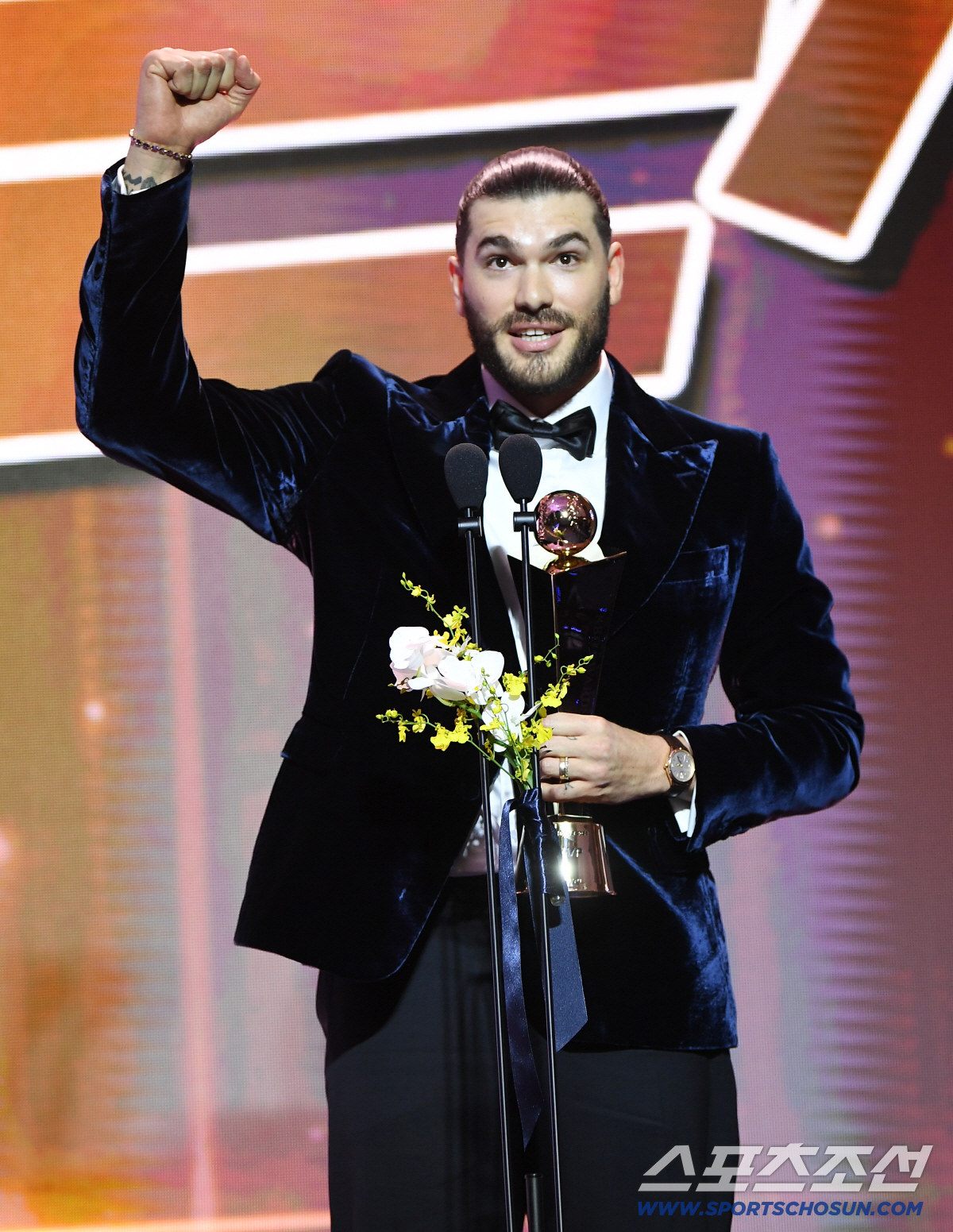 "기억하겠다.""기억되고 싶다." 남을 여지는 없었다. MVP 폰세는 떠…