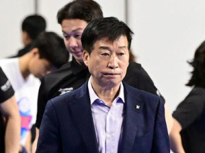 '김호철 사퇴' IBK 후임 인선은…여자배구대표팀 감독도 관심