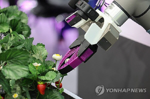 [동정] 농식품부 장관, 농작업 자동화 기술 개발 점검