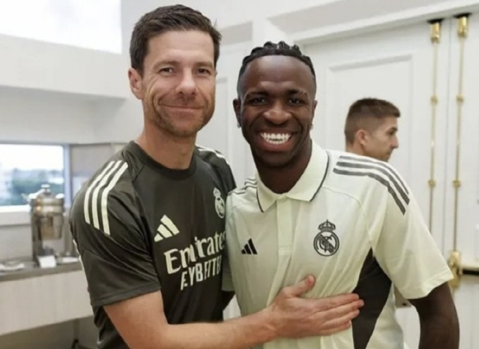 1티어 충격 폭로! "전성기 호날두급 연봉 내놔" 도를 넘은 재계약 요구…