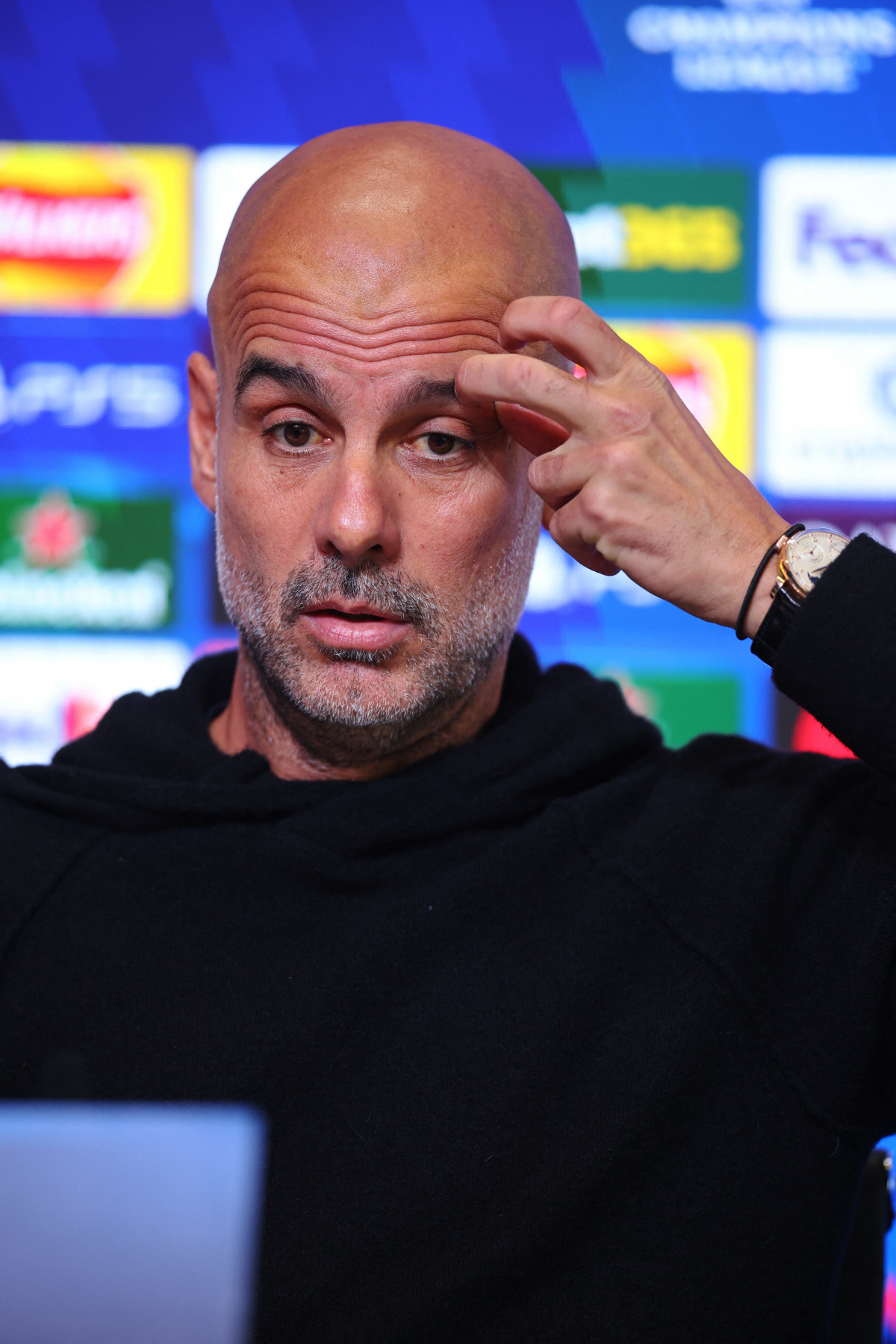 "부끄럽고 창피합니다. 1000경기 해도 완벽한 인간 안돼" 논란의 펩 …