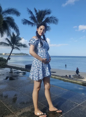 '40세 자연임신' 강은비, 확 티나는 D라인..♥변준필과 태교여행