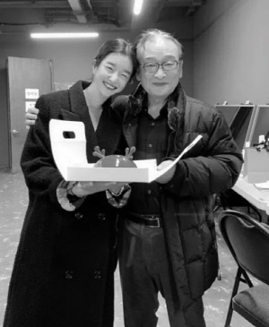 서예지, '롤모델' 故이순재 추모 