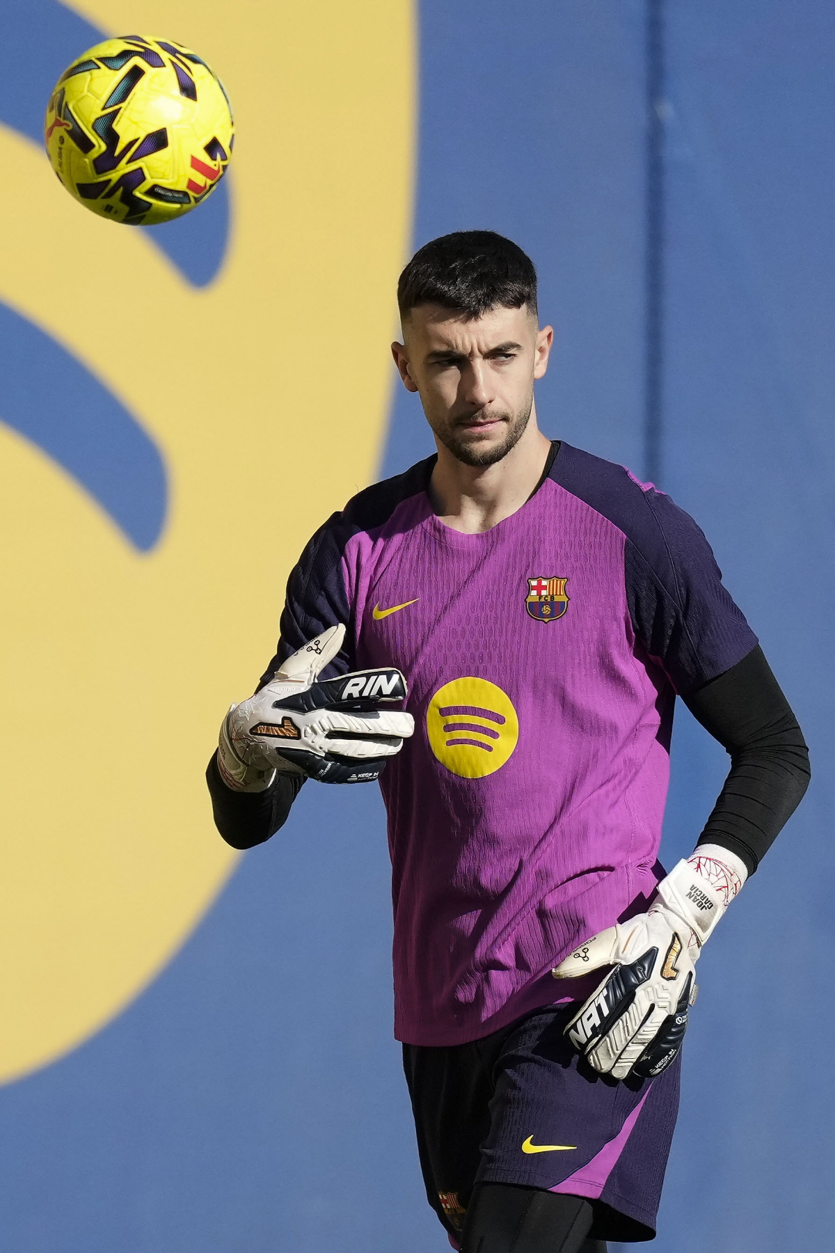 "이 시대의 근본클럽" 바르셀로나, 돌아온 캄 노우서 55년만에 대기록 …