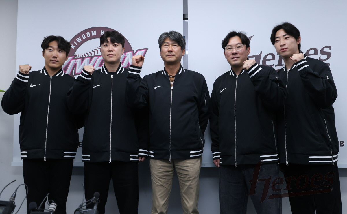 "내 강점은 수직 무브먼트, 볼도 안 던진다" 이런 투수가 왜, 한화 1…