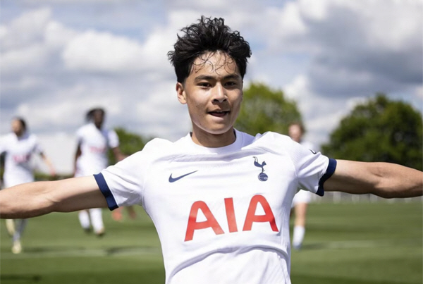 "맨시티 1군 훈련서 개처럼 뛰기만 했어요" 촉망받던 중국계 손흥민 후배…