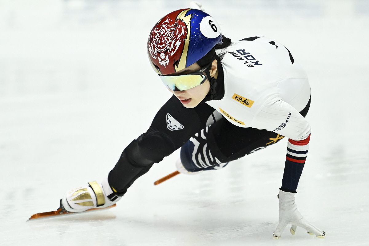 '韓 반전 성공!' 최민정-김길리 '금빛 질주'→남자 계주 金 수확...…