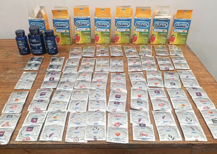 콘돔 100개가 쏟아졌다…美 4명 '성매매 관광 의심' 콜롬비아 입국 거…