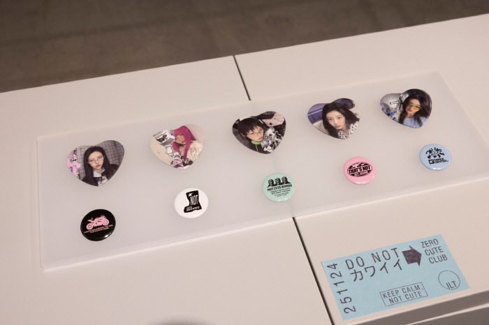 아일릿 팝업 첫날부터 줄 섰다…'낫 큐트' 감성 그대로 팬심 저격