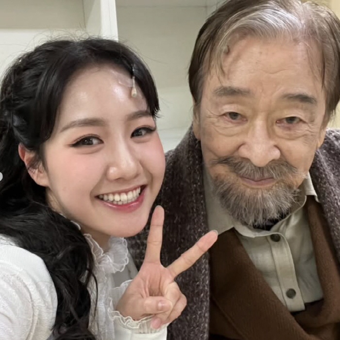 '하이킥 손녀' 진지희, 故 이순재 향한 애통한 추모 "삶의 태도까지 배…