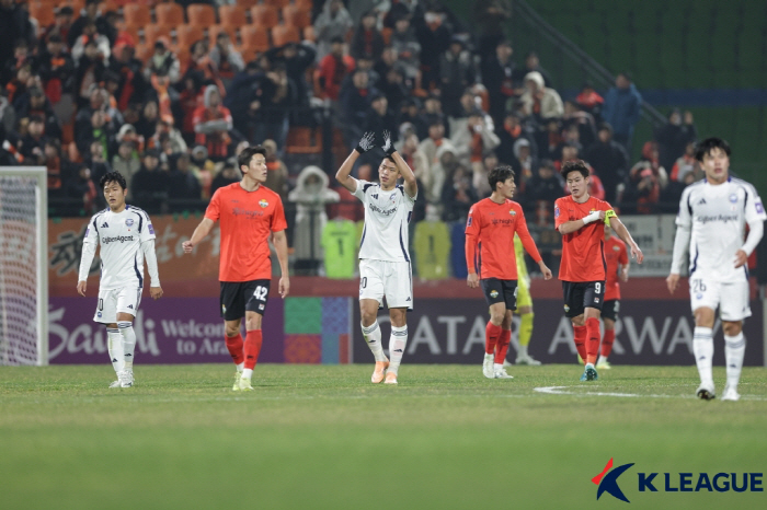 '코리안 듀오에 당했다' 강원, '오세훈 쐐기골' 마치다에 1-3 패[A…