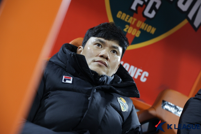 '마치다에 1-3 패' 정경호 감독의 각오 "16강 진출, 비관하기는 이…