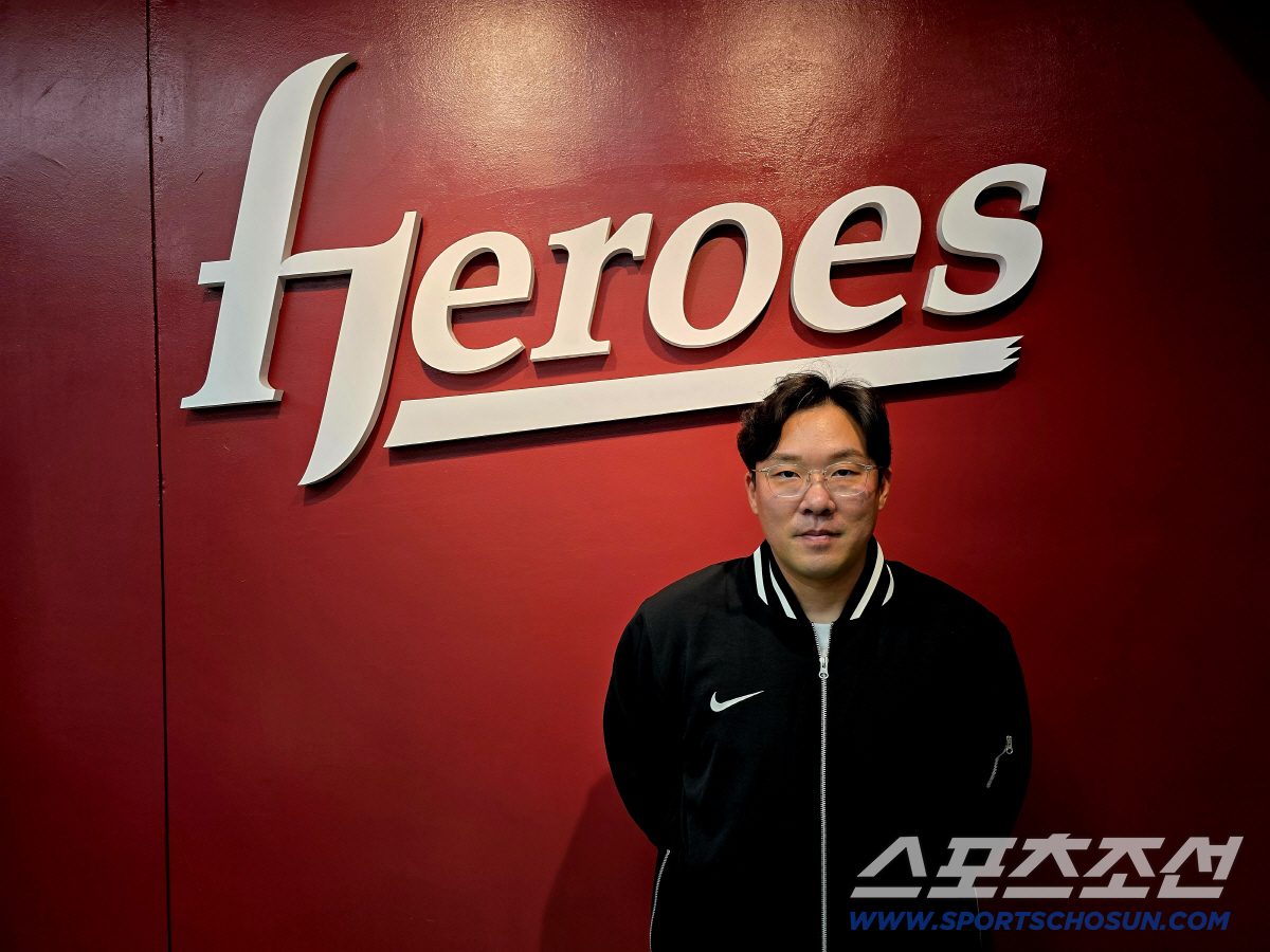 3루수 안치홍 말이 돼? 그런데 의외의 반응 "자리 가릴 처지가 아니다"