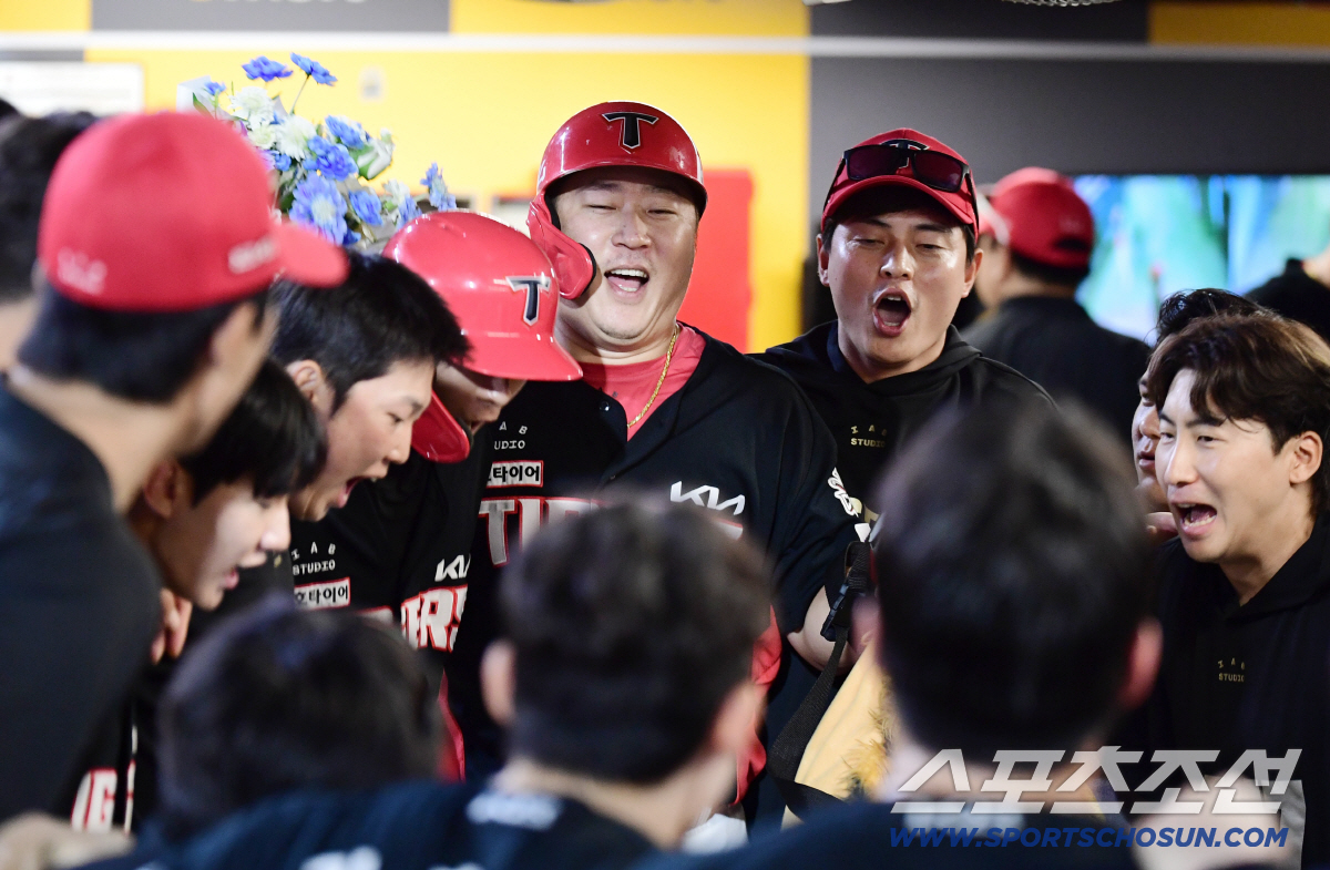 '불과 1년 전' 22억 쾌척했던 KIA…최형우 협상 왜 이리 늦어지나,…