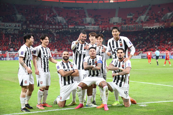 "장린펑은 쓰레기야" 린가드에 아찔한 '살인태클' 본 중국팬도 '절레절레…