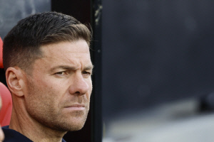 '알론소 감독을 경질하라' 레알 마드리드 선수들, 충격의 집단항명!...수뇌부 '감독 위에 선수는 존재하지 않는다' 강경 대응