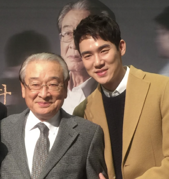 유연석, '10년 무명' 버티게 해준 故이순재 추모 "선생님 한마디 덕분…